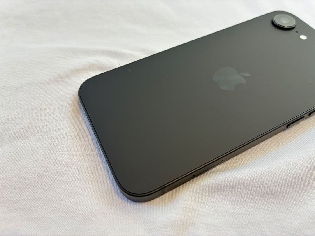 極美品 iPhone 16e 128GB ブラック 付属品完備