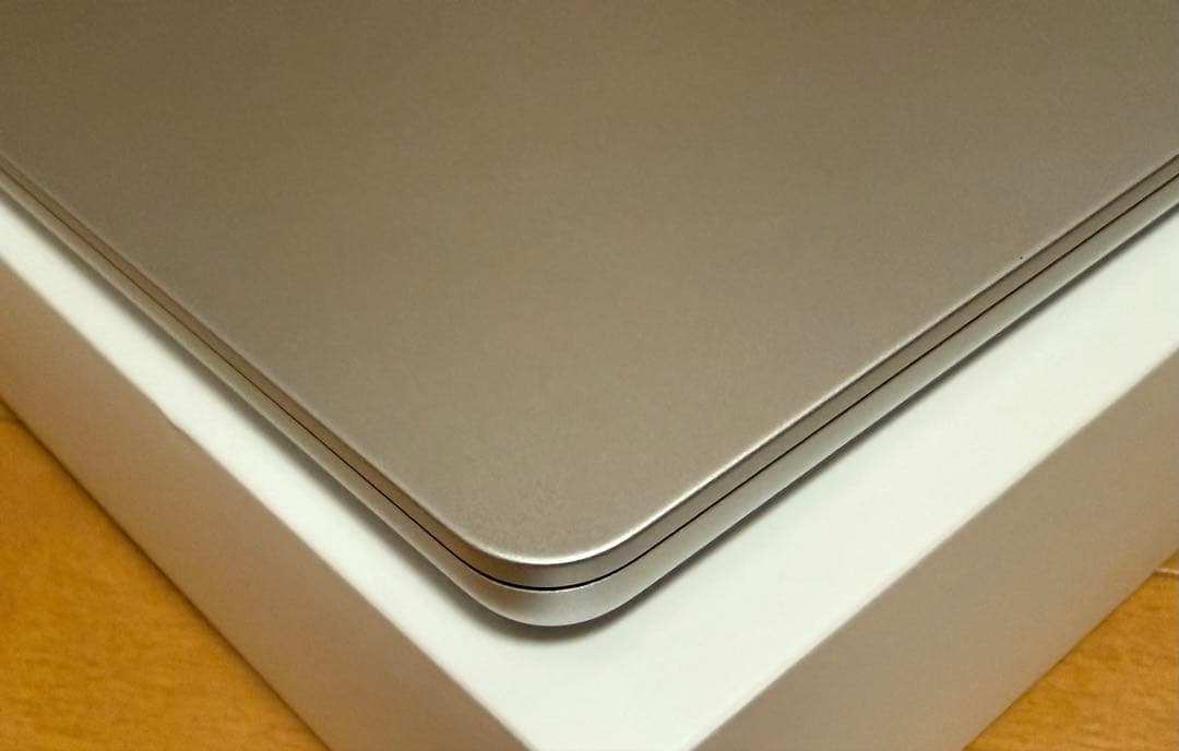 半使用近いMacbook Air M2-16-256-Office付き