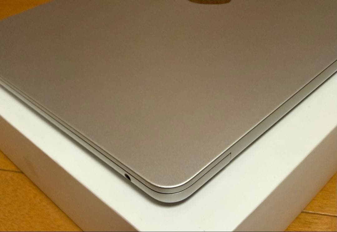 半使用近いMacbook Air M2-16-256-Office付き