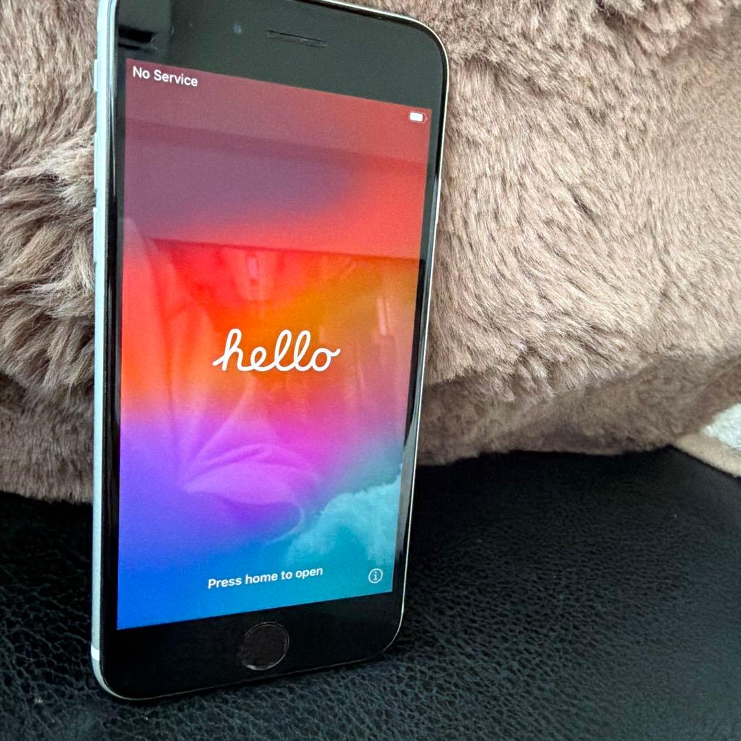 【本日お値下げ】iPhoneSE 第2世代 128GB ホワイト SIMフリー