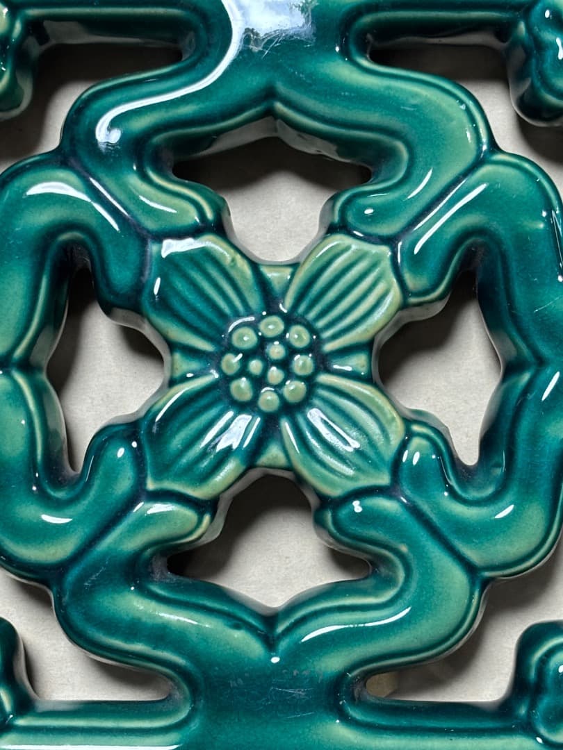 台湾ヴィンテージ　陶器　窓花　翡翠タイル