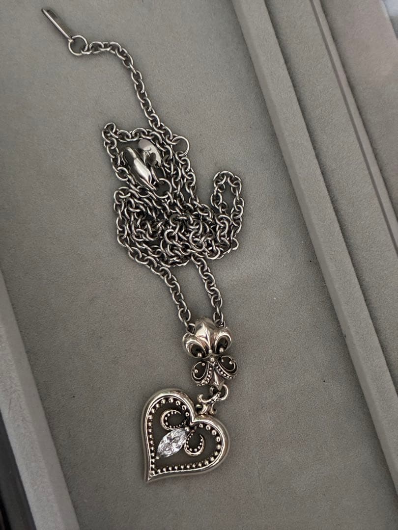 BLESS　ハートネックレス