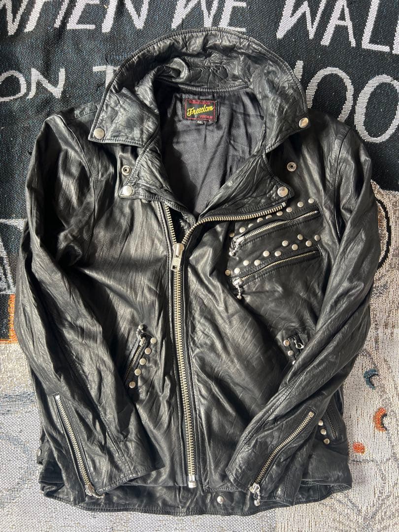 freedom スタッズ　レザーライダース