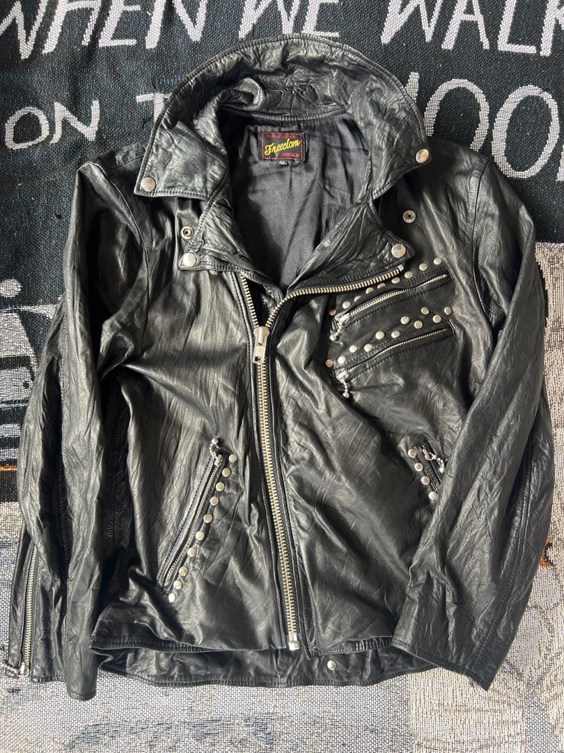 freedom スタッズ　レザーライダース