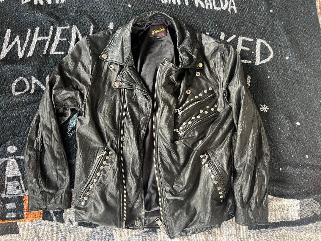 freedom スタッズ　レザーライダース