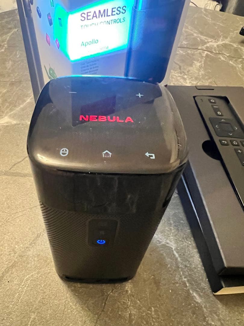 NEBULA Apollo プロジェクター