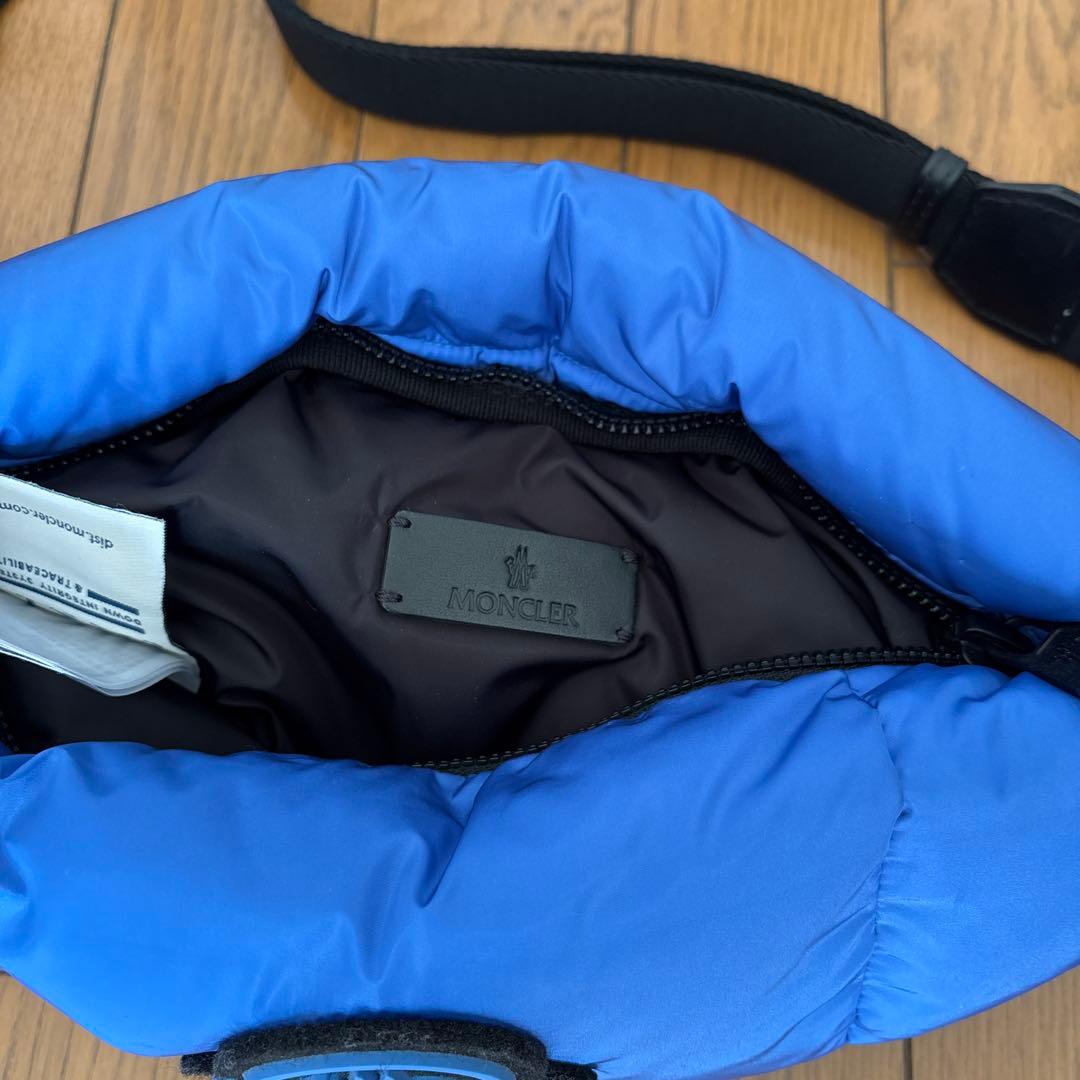 モンクレールボディバッグ