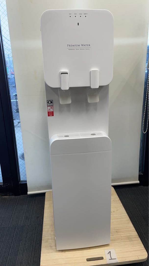 ★中古格安！プレミアムウォーターサーバー HC22D1L-PW-WB ホワイト