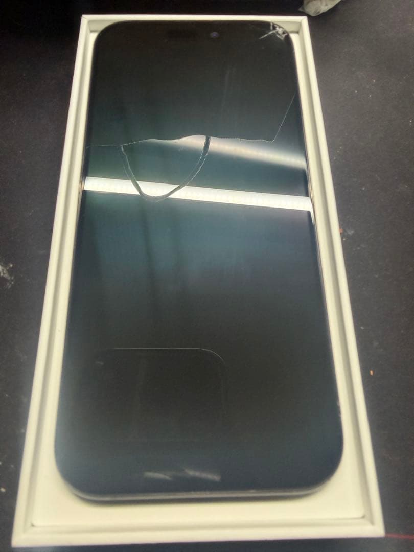 iPhone 15 Pro 　256GB ブラックチタニウム