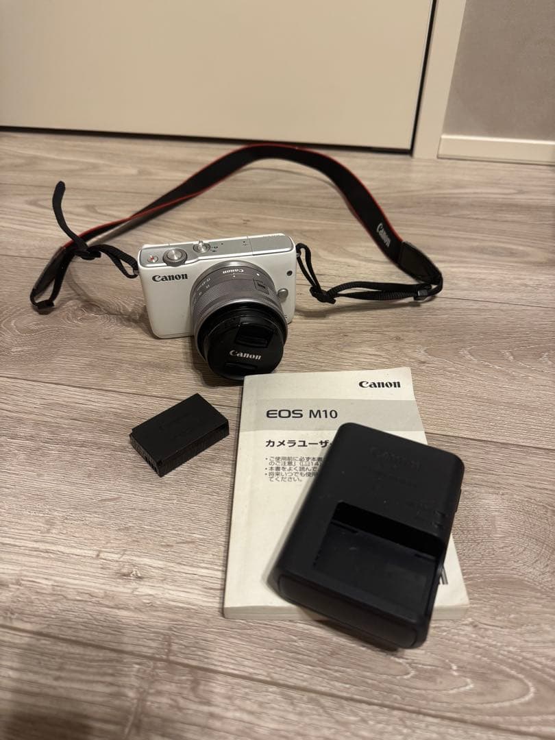 【美品*付属品付き】canon EOS M10ミラーレスカメラ