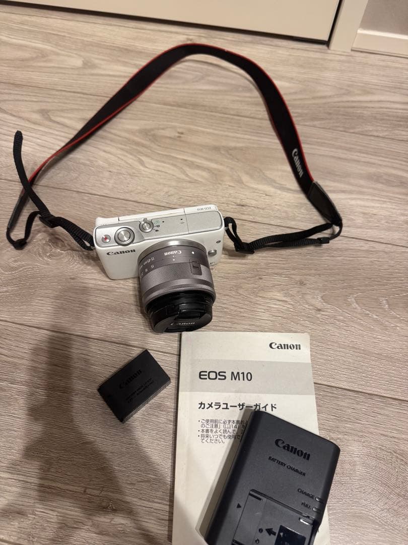 【美品*付属品付き】canon EOS M10ミラーレスカメラ