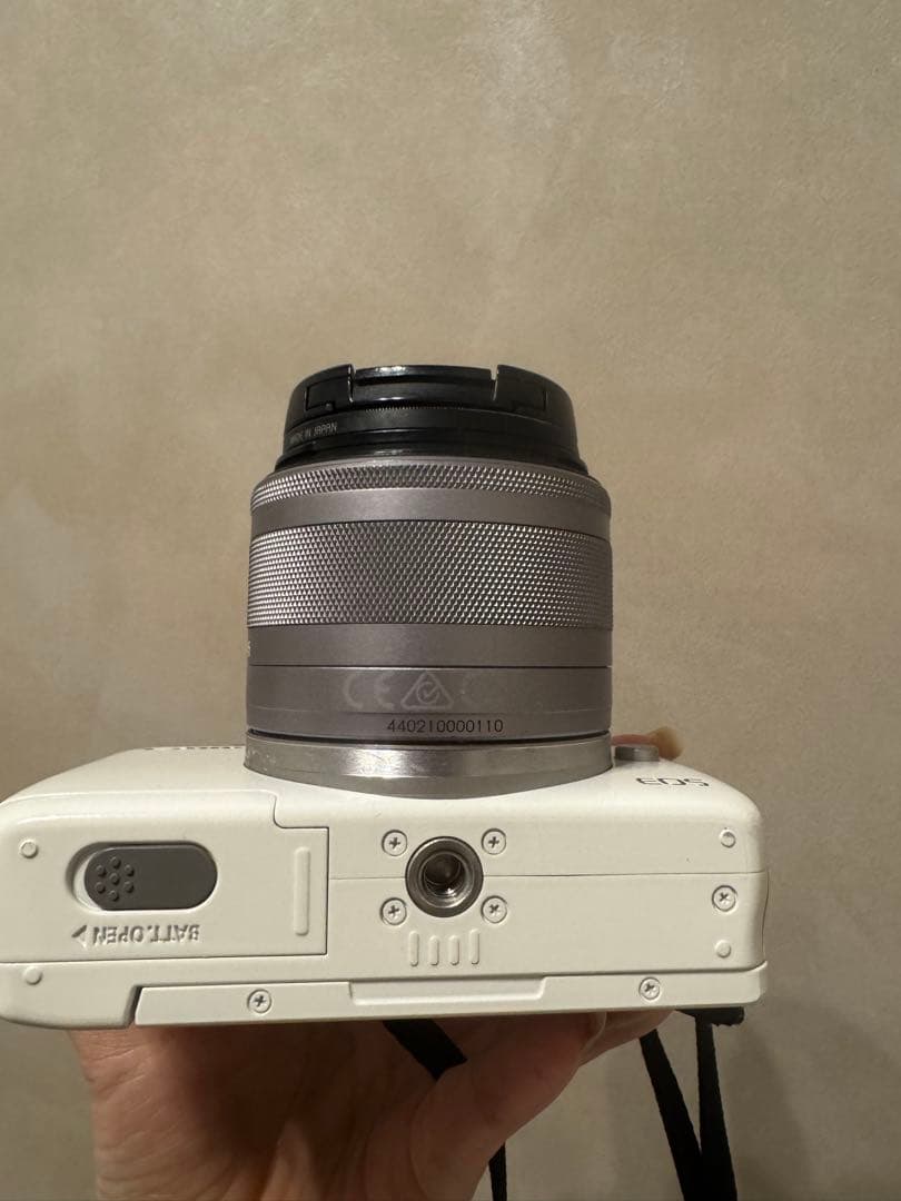 【美品*付属品付き】canon EOS M10ミラーレスカメラ