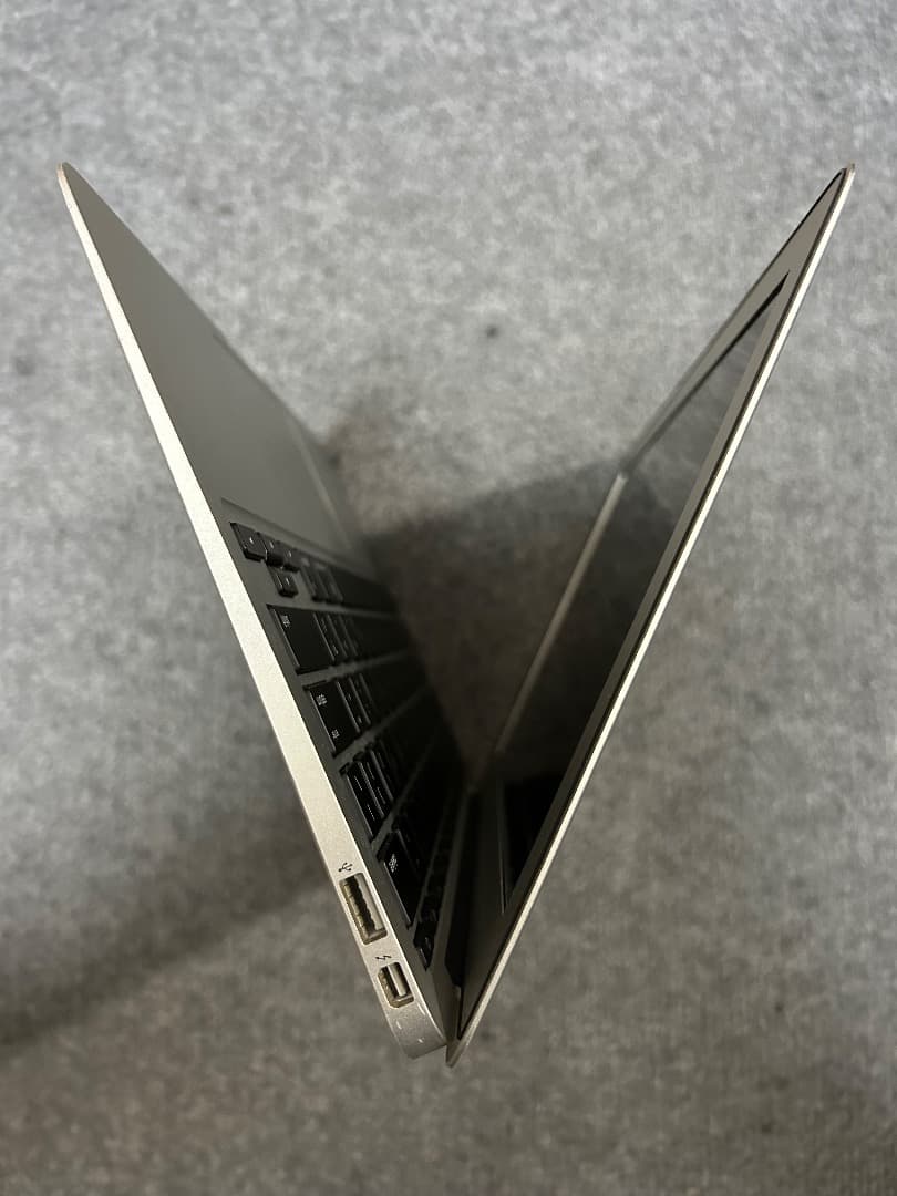 MacBook Air 2015 1.6Ghz 128Gb 11インチ USキー