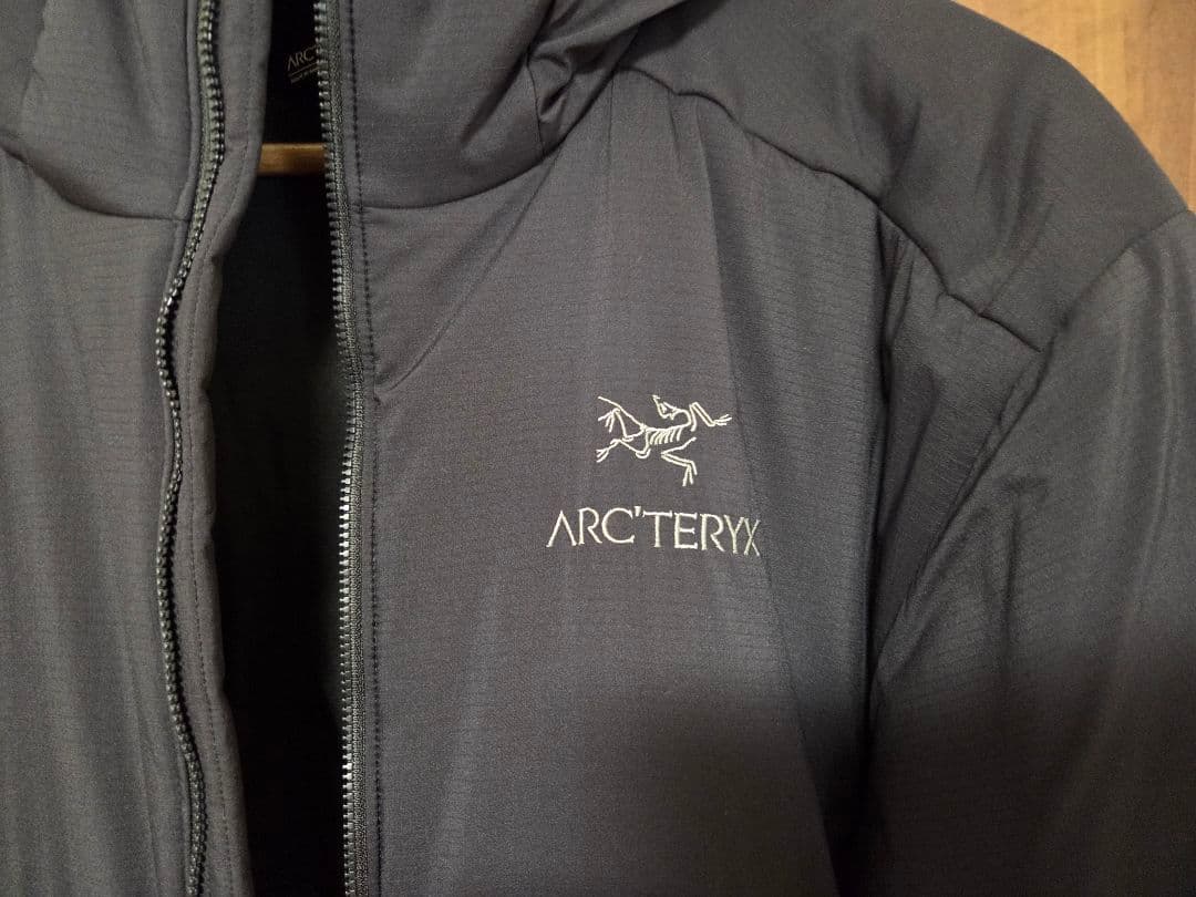 ARC'TERYXアトムARフーディ