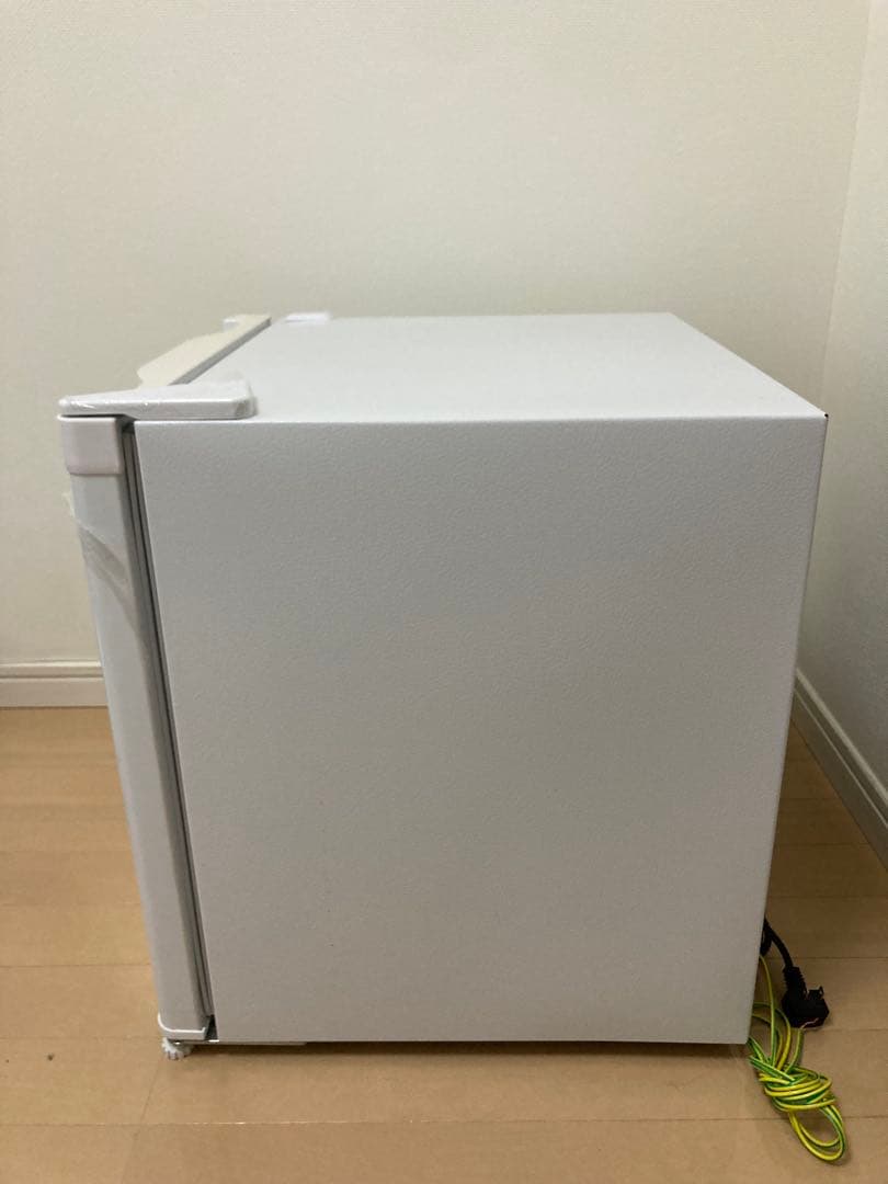 MAXZEN ホワイトコンパクト冷蔵庫
