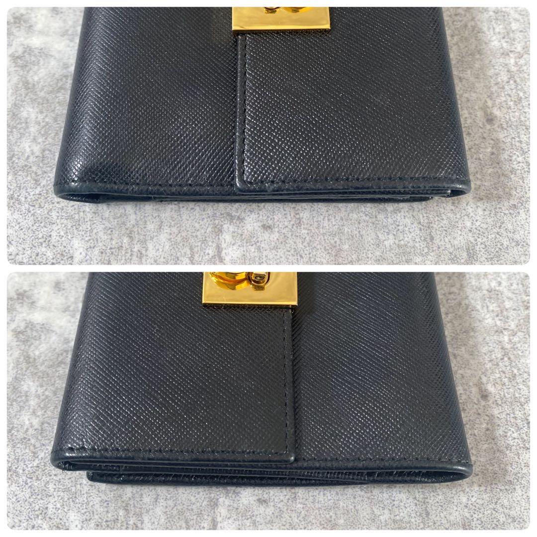 美品　フェラガモ　折り財布　ガンチーニ　サフィアーノレザー　ブラック　黒