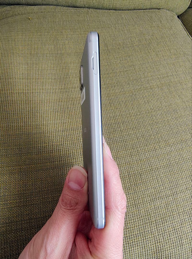 AQUOS sense4 SH-M15 本体　シルバー