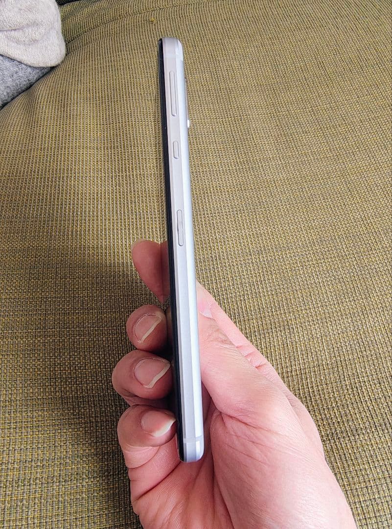 AQUOS sense4 SH-M15 本体　シルバー