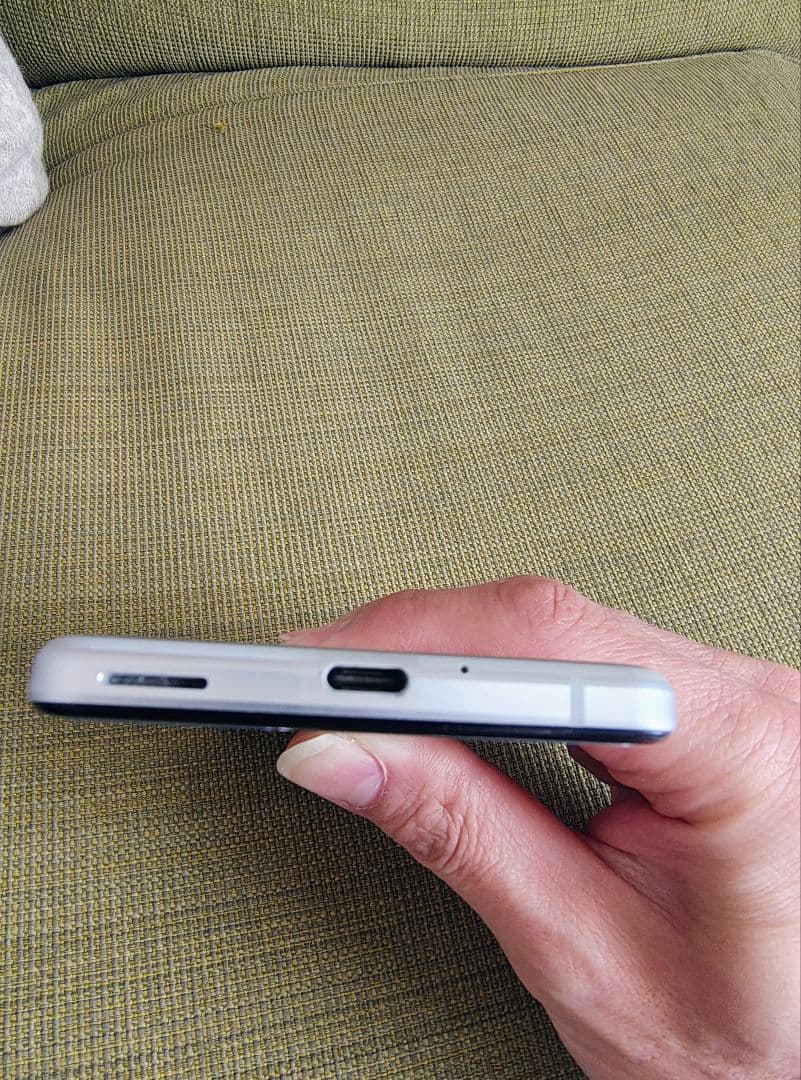 AQUOS sense4 SH-M15 本体　シルバー