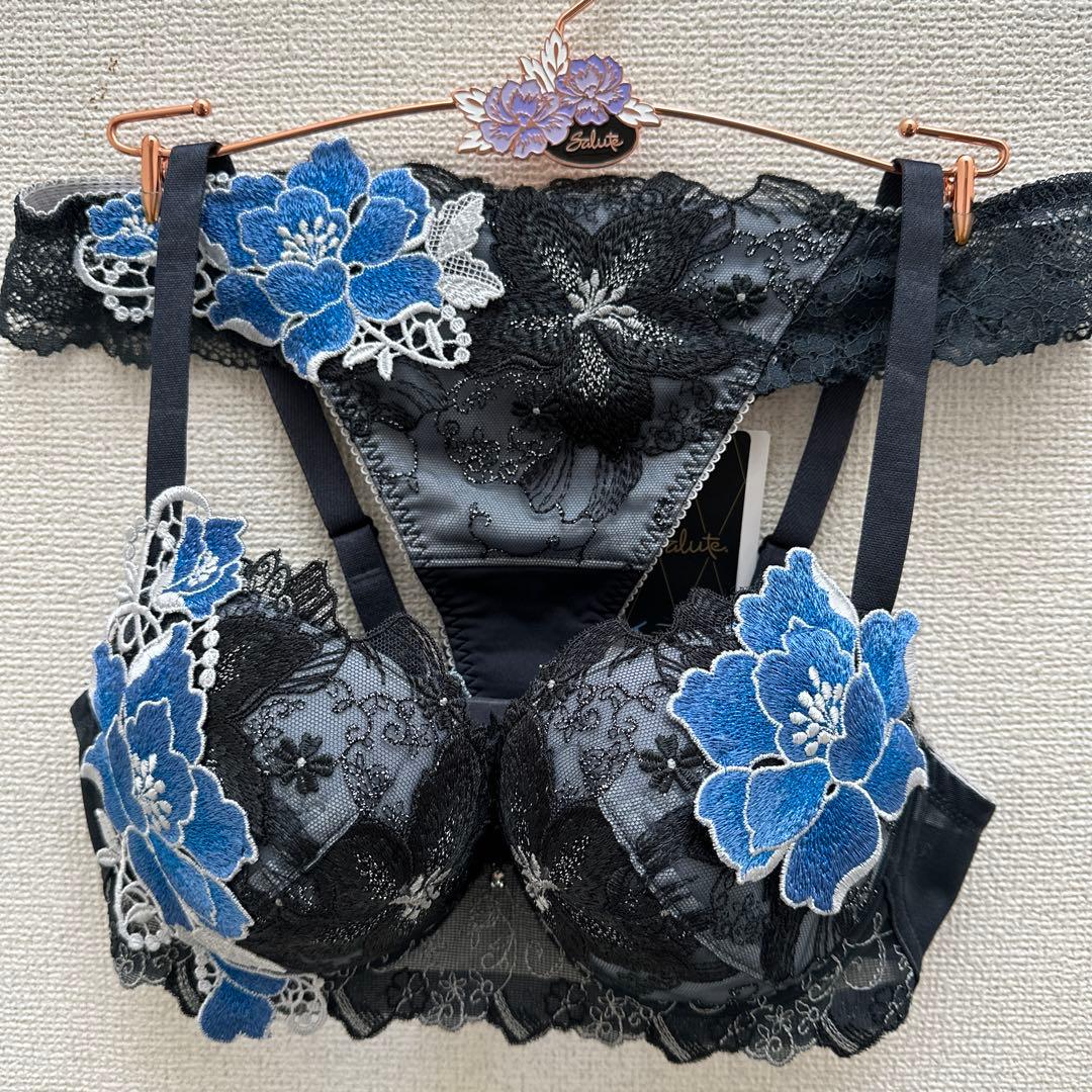 ワコール　サルート86G【新品】リボンの騎士ブラE70&ソングL セットGY