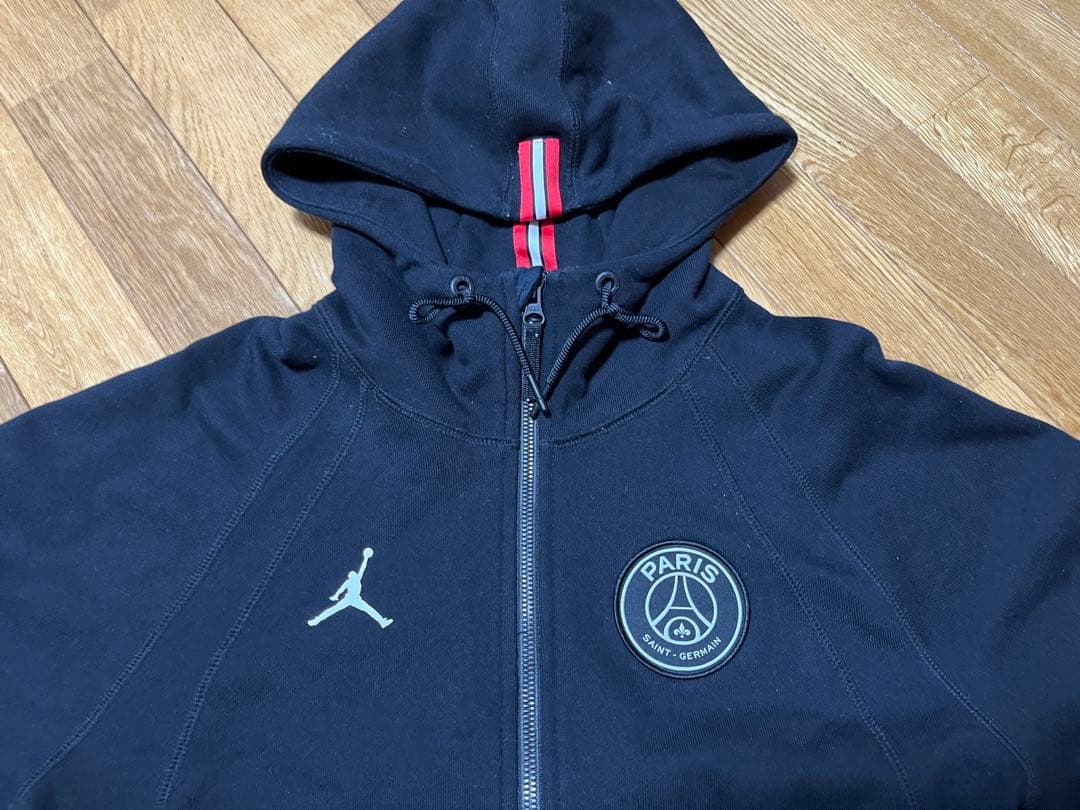 @ピカピカ専用 最終値下げ‼️パリサンジェルマン　JORDAN パーカー