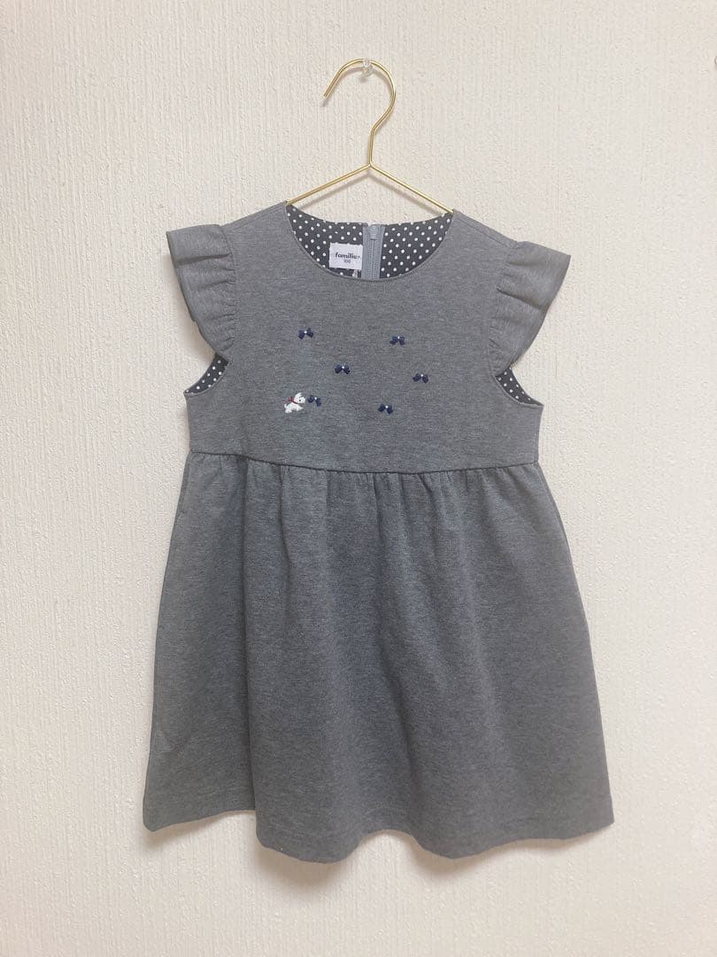 あ*こ様 13日まで限定値下げ　familiar テリアとリボンのワンピース