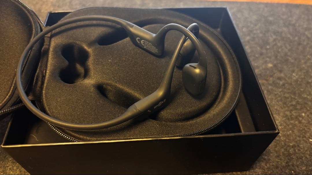 【新品同様】SHOKZ OPENRUN PRO 骨伝導イヤホン