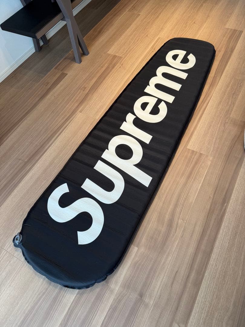 Supreme ブラックエアマット