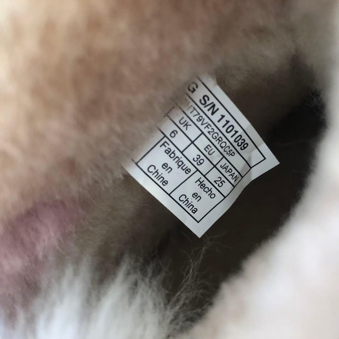 UGG クラシック ミニ ウィスプ ブーツ