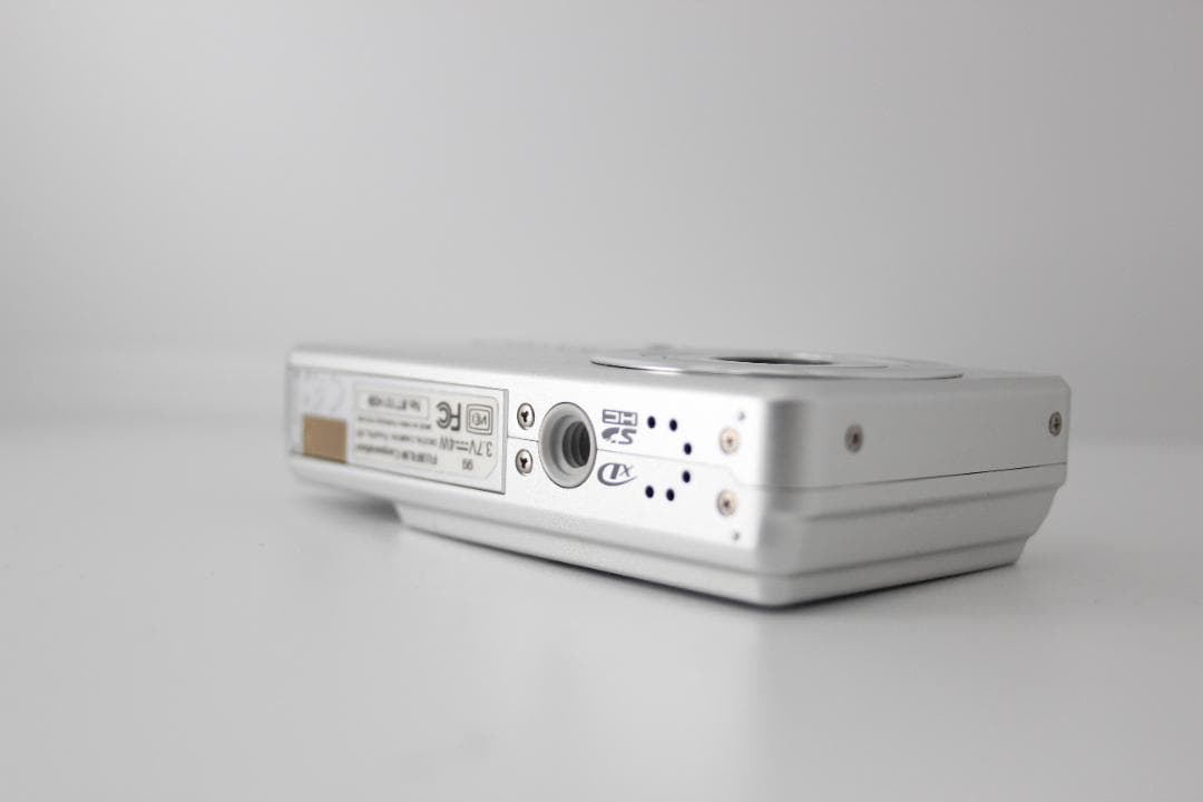 （極美品）FUJIFILM FINEPIX J10 コンパクトデジタルカメラ