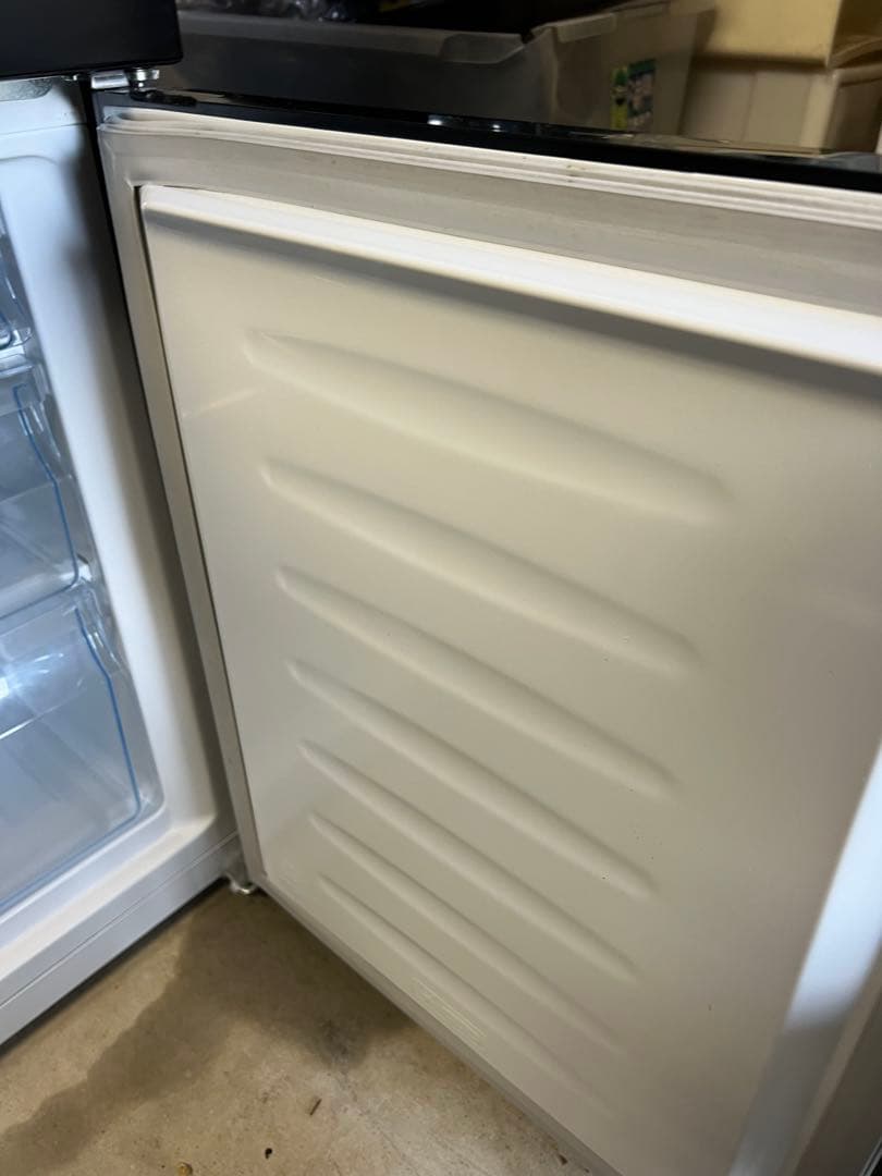 Hisense 冷蔵庫 HR-D1701B ブラック 2022年製