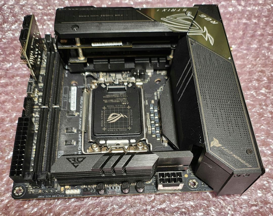 マザーボード ASUS ROG STRIX Z690-I GAMING WIFI