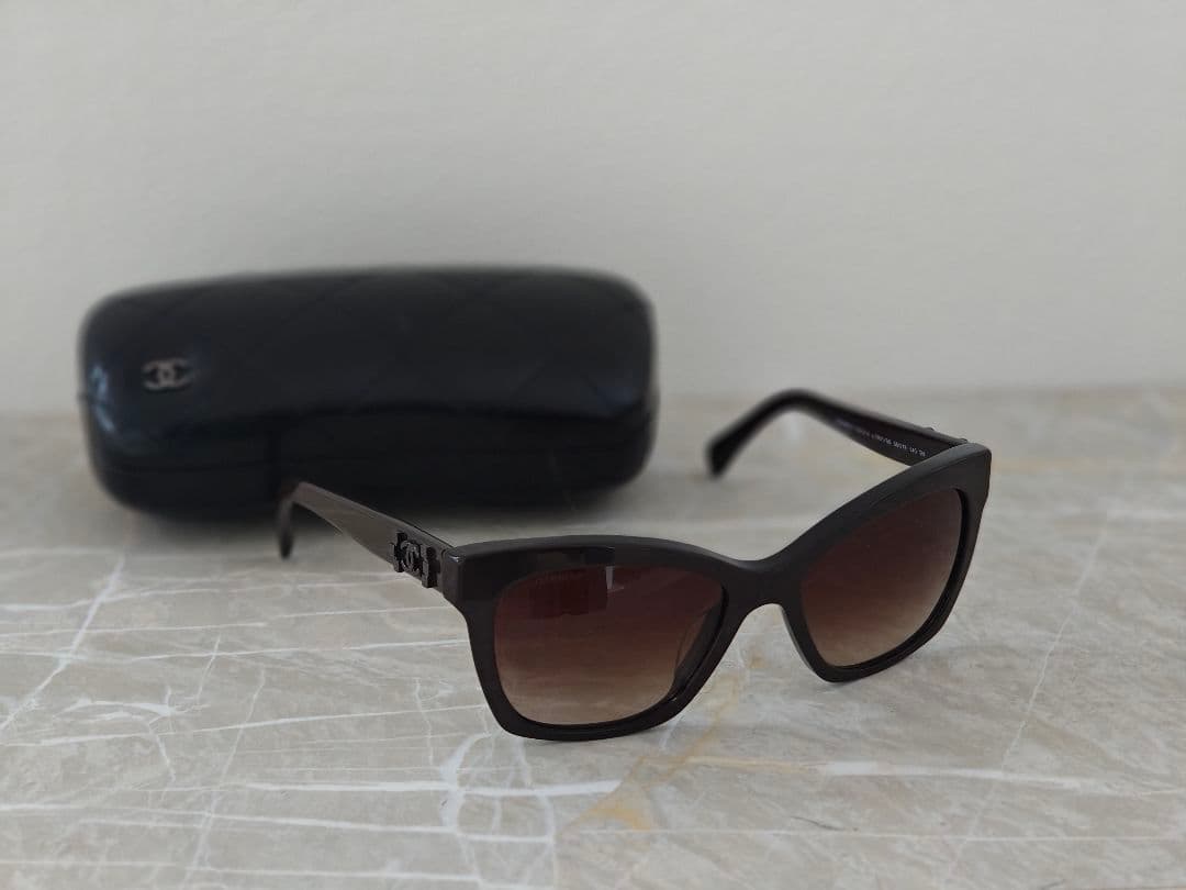 Chanel ブラウン サングラス