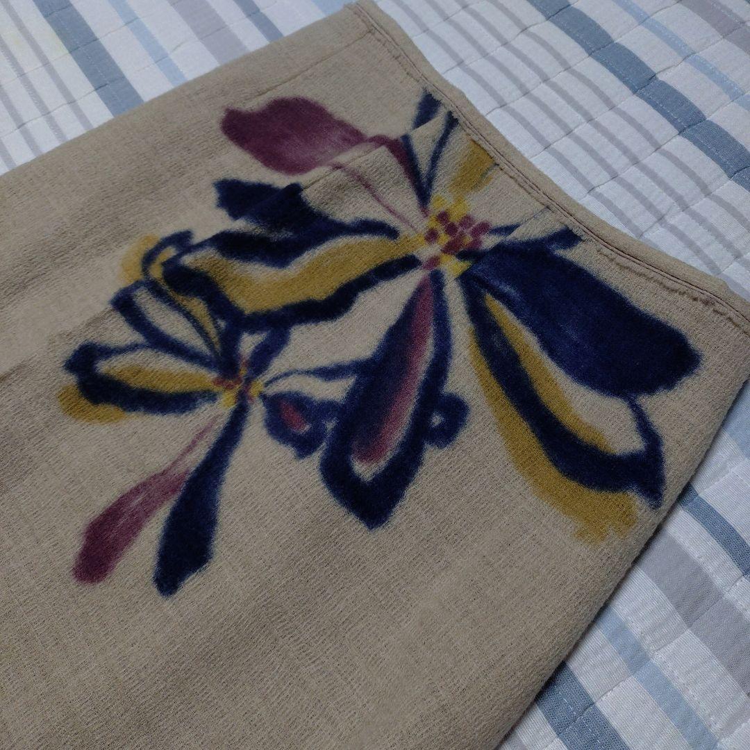 パラスパレス秋冬春　花柄プリント 生成り系ひざ丈スカート