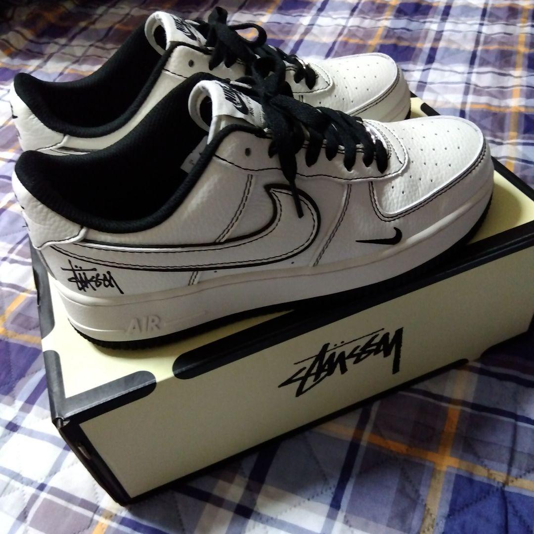 Nike Air Force 1 Stussy コラボ スニーカー白