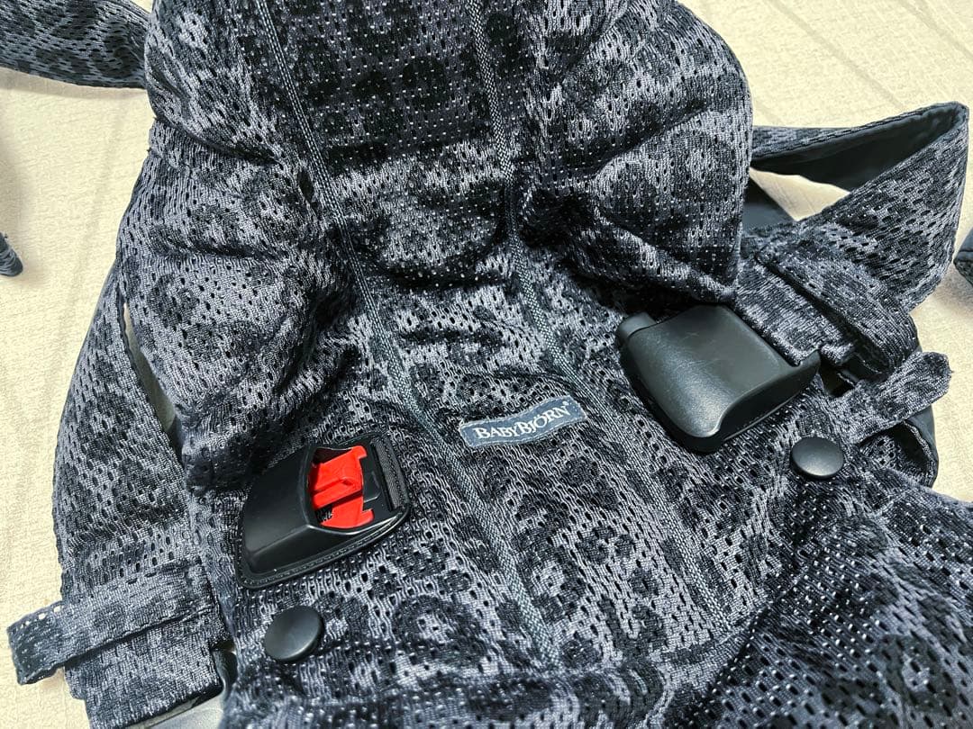 BABYBJÖRN ベビービョルン ONE KAI AIR レオパード 抱っこ紐
