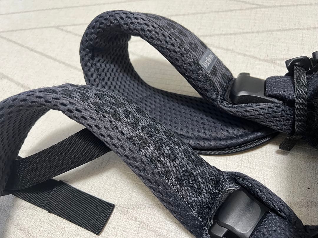 BABYBJÖRN ベビービョルン ONE KAI AIR レオパード 抱っこ紐