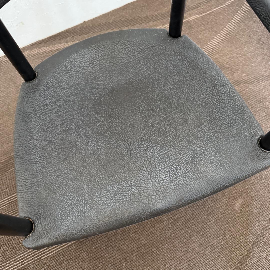 カッシーナ　インターデコール　ストラスルコレクション　レオナルド　アームチェア