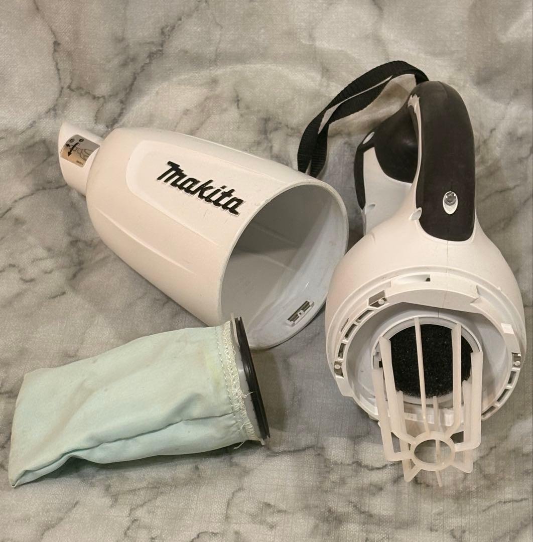 マキタ 充電式クリーナ CL108FD コードレス掃除機　バッテリー、充電器付き