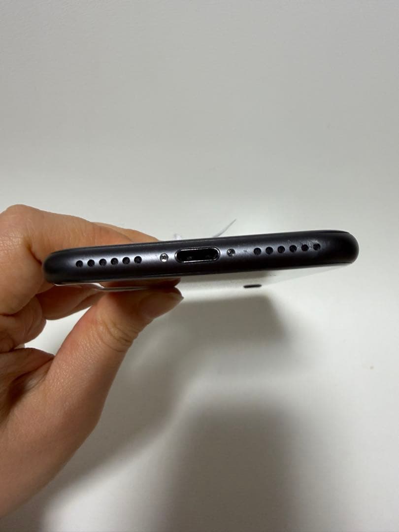 iPhone 8ブラック 本体