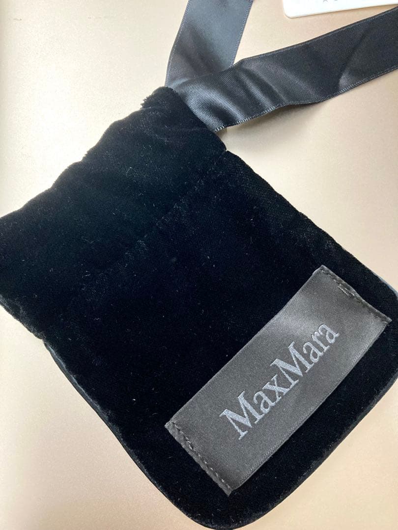 訳あり　Max Mara Mロゴ フローラルディテール　ブローチ