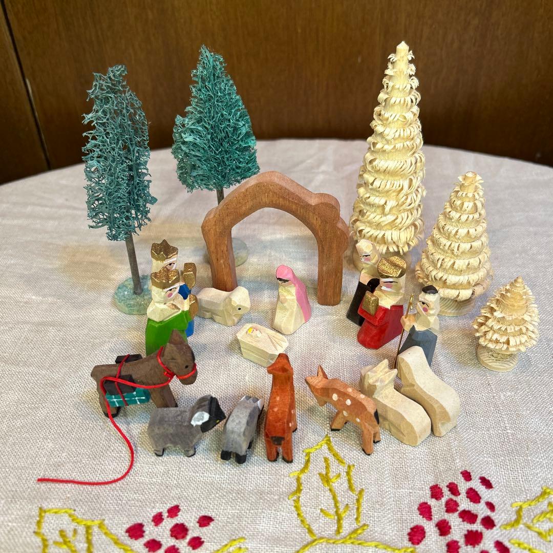 貴重ヴィンテージ未使用クリッペ木製ミニクリスマスキリスト降誕セット16個モミの木