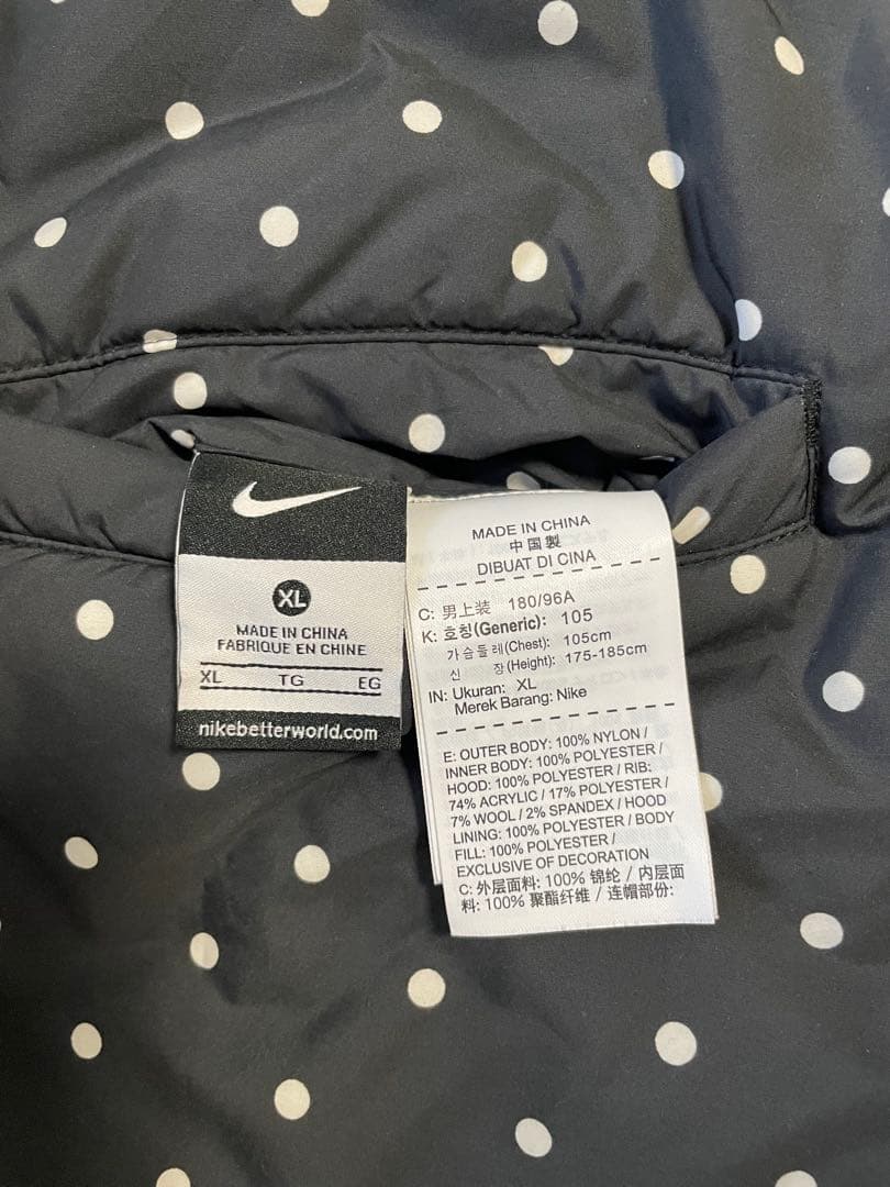 Nike 美品フード付きナイロンジャケット（中綿）