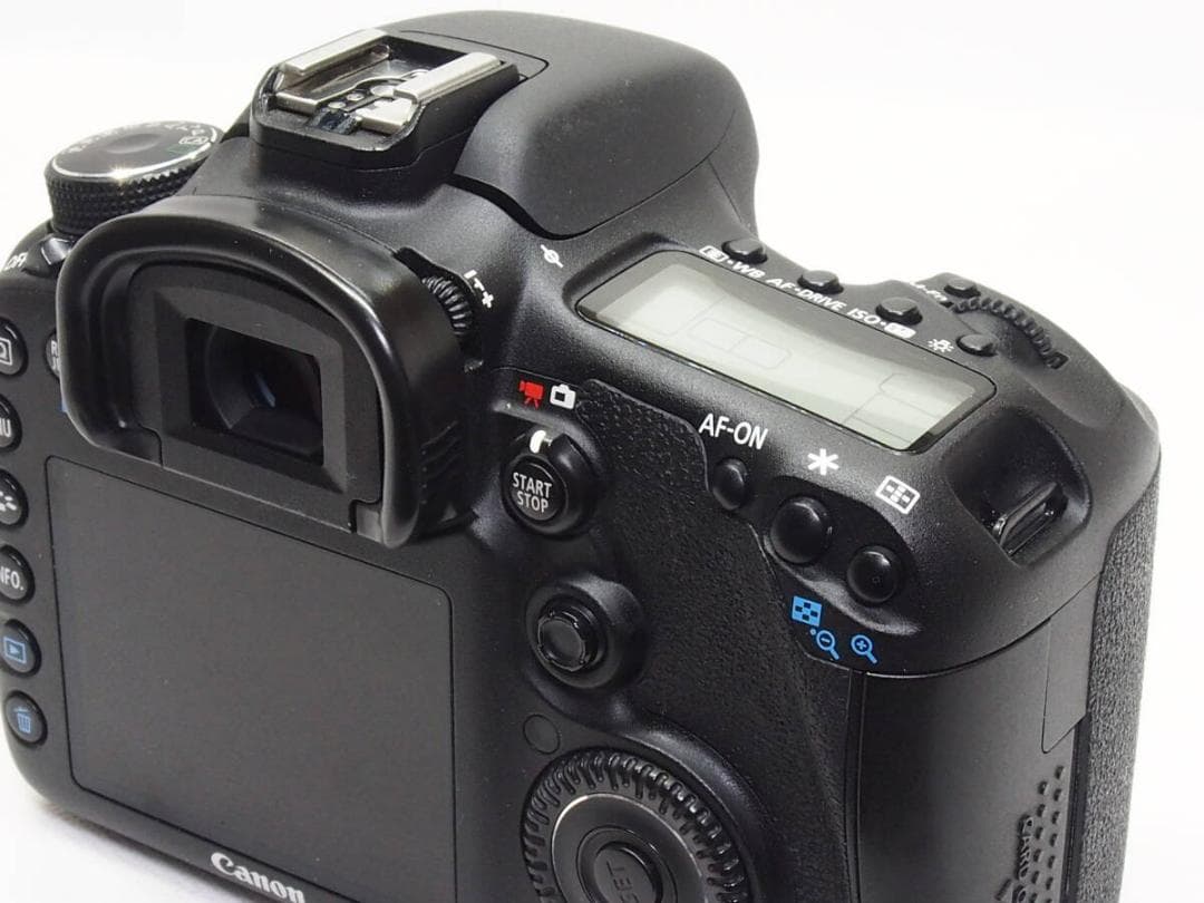 ■美品■ Canon EOS 7D ボディ 《スレ極少 動作光学良好 付属品充実