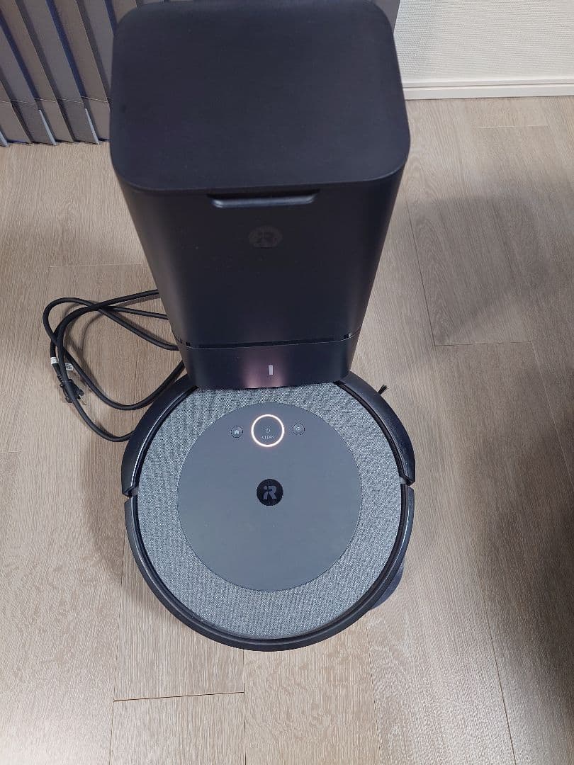 【美品・送料込】ルンバ i3+ クリーンベース付 iRobot ロボット掃除機