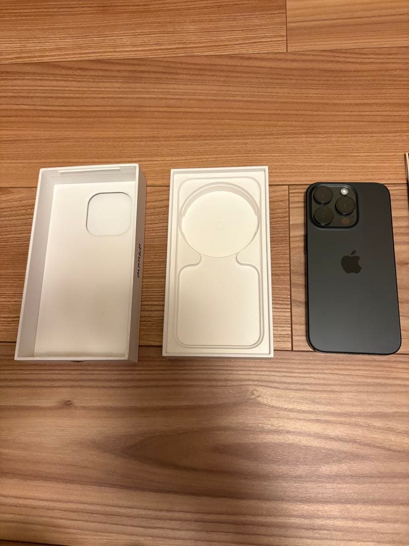 Apple iPhone15Pro ブラックチタニウム 256GB 超美品