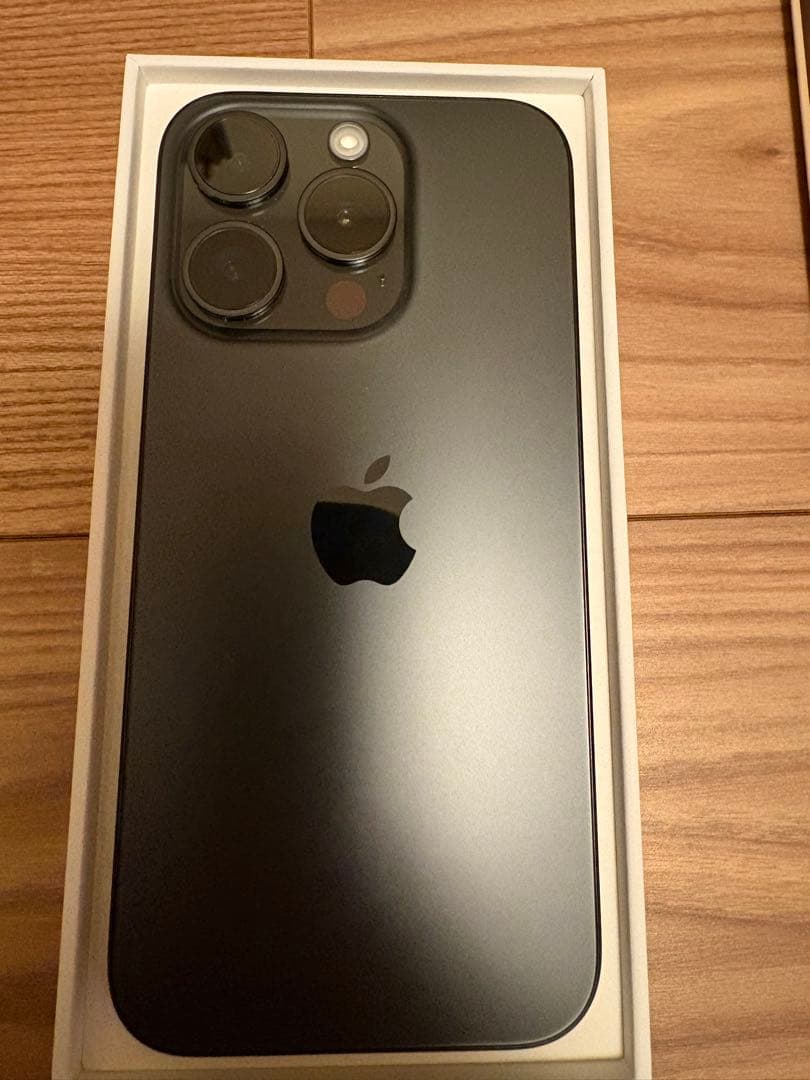 Apple iPhone15Pro ブラックチタニウム 256GB 超美品