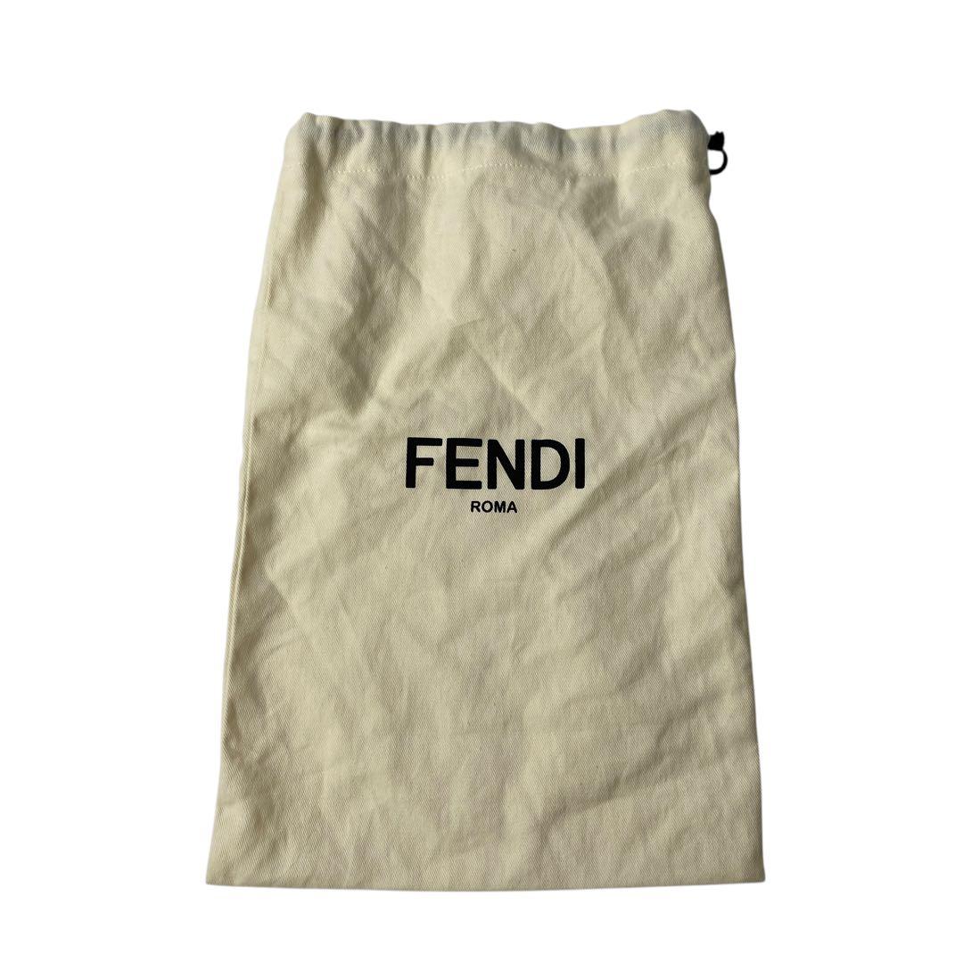 新品同様 フェンディ FENDI ズッカ ショルダーストラップ ファー