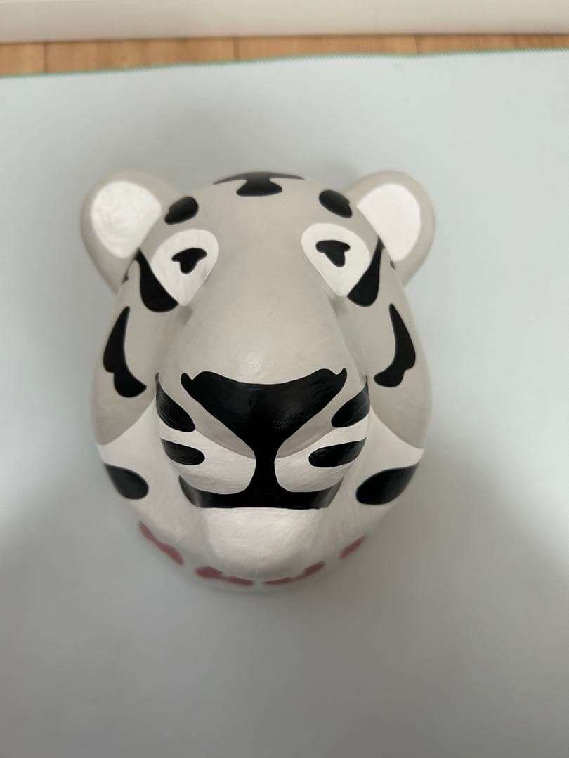 ヒューマンメイド TROPHY PAPER MACHE DISPLAY