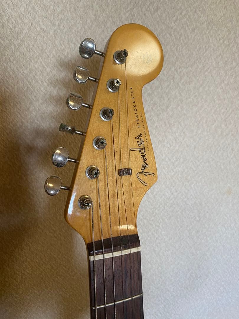 Fender ストラトギター